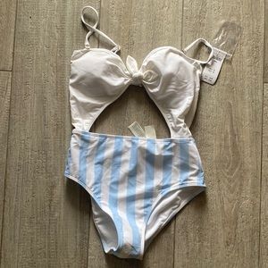 Hollister swimming suit sz.S. NWT